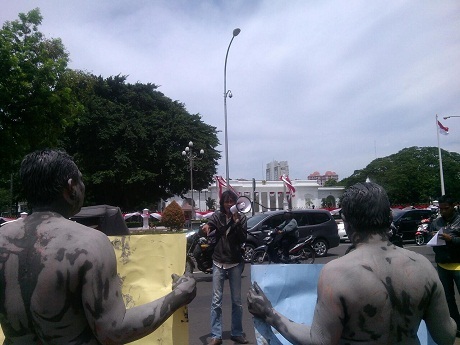 Warga Sidoarjo Diusir Saat Demo di Istana